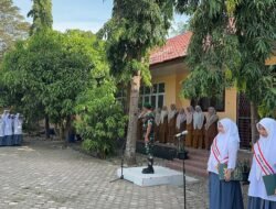Danramil 08/Kembang Tanjong Beri Wawasan Kebangsaan kepada Siswa SMA Negeri 1 Kembang Tanjong