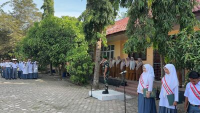 Danramil 08/Kembang Tanjong Beri Wawasan Kebangsaan kepada Siswa SMA Negeri 1 Kembang Tanjong