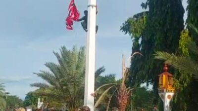 TNI turunkan bendera Bulan Bintang di Masjid Raya Baiturrahman Banda Aceh