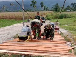 Kodim 0108/Agara mulai pasang Papan Lantai Jembatan Gantung di Kuta Ujung Agara