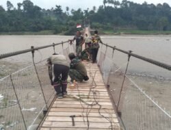 TNI dan Warga terus Percepat Penyelesaian Jembatan Gantung di Ds. Kumbang Jaya, Kab. Aceh Tenggara